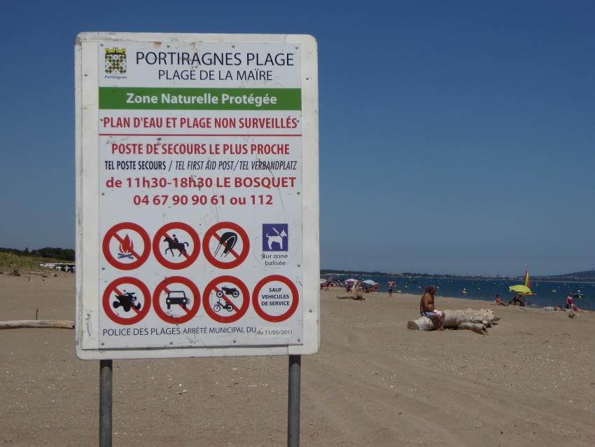 Schild am Hundestrand